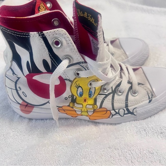 Converse All Star Women High-tops Chuck Looney Tunes Theme Size 7 - Picture 5 of 9